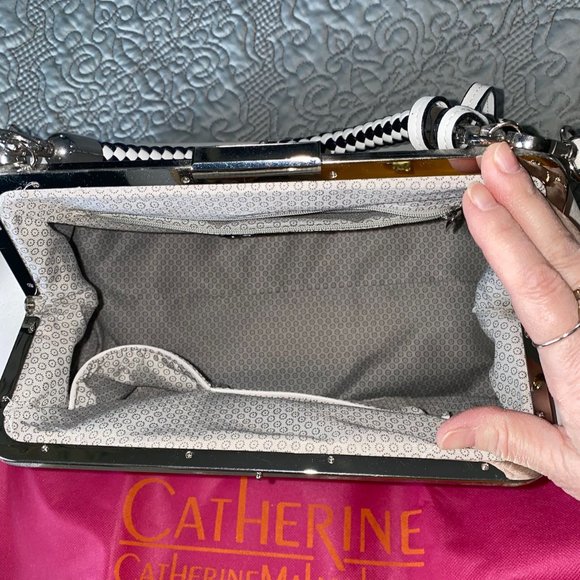 Catherine Malandrino 3D Floral Annabelle Frame Satchel w/dust bag - Picture 6 of 16